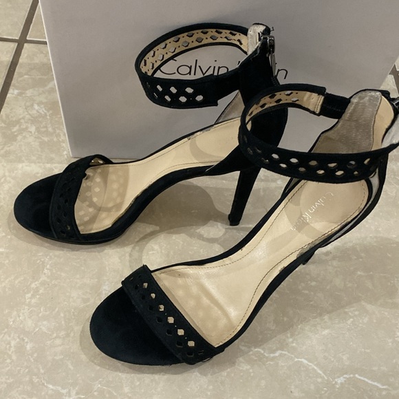 Calvin Klein “Verena” Ankle Strap Heels Size 7.5M - Picture 2 of 4